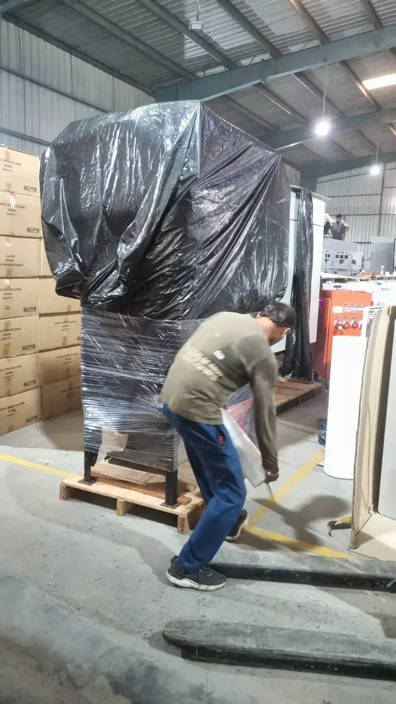 On-site industrial machinery packing service
